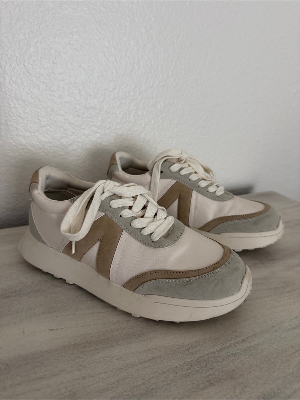Altar’D state MIA Women’s Neutral Beige & Gray Casual Sneakers size 8